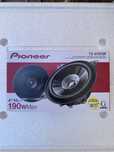 Colunas Pioneer novas na caixa