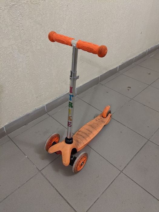 Самокат I trike з підсвічуванням колес