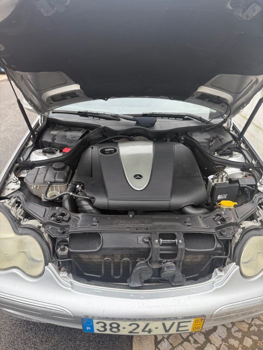 Mercedes C220 Avantgarde Ano 2003