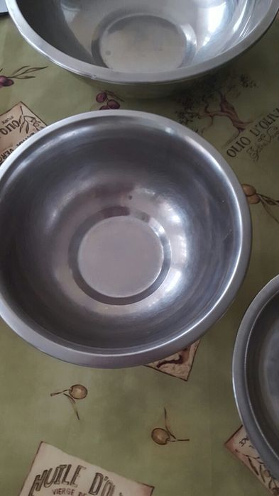 Железные кухонные миски в количестве 6 штук разного обьема