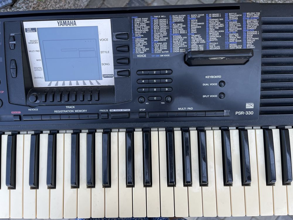 Синтезатор Yamaha PSR-330