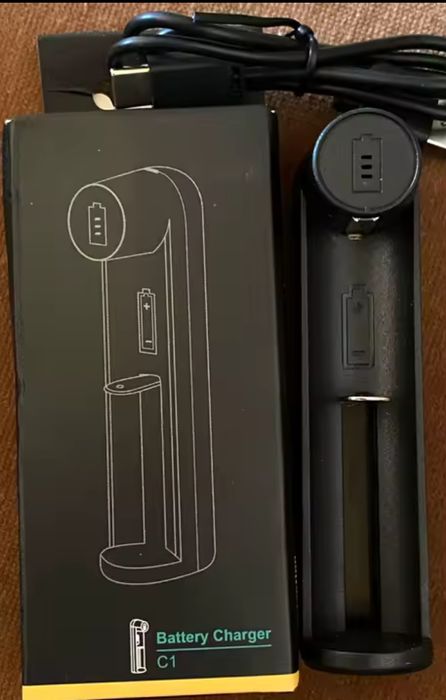 Yonii C1 — бюджетна зарядка від USB для 21700, 26650, 18650 та ін.