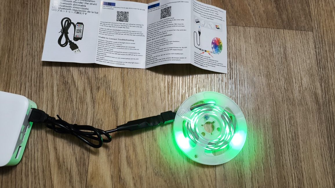 Світлодіодна стрічка 3m керування з додатку, живлення usb