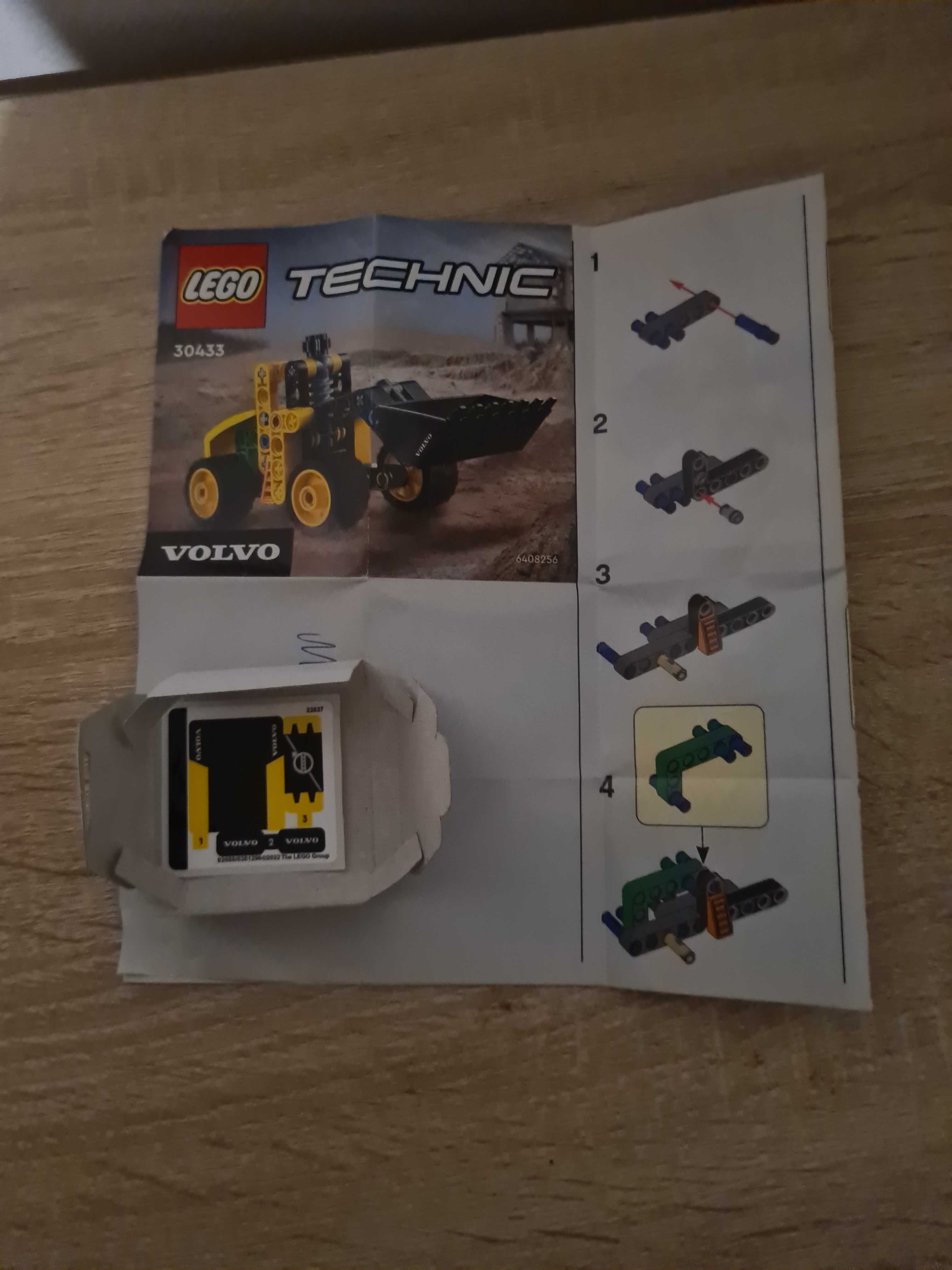 Lego mix klocków i dwa pojazdy reszta cobi.