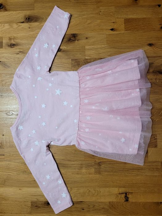 Sukienka z długim rękawem rozmiar 74 firmy Sinsay różowa w gwiazdki