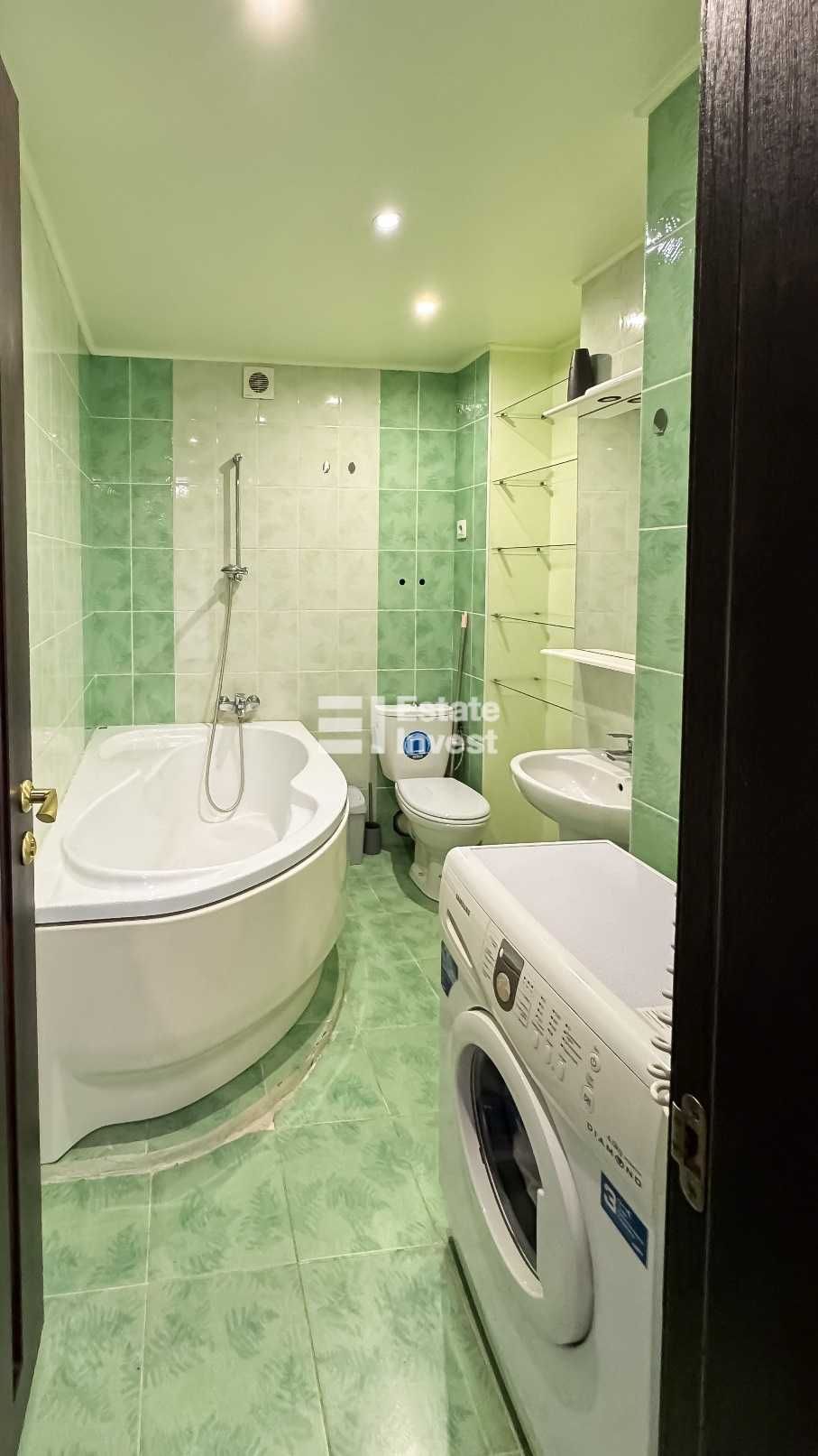 Продам 2 кімн. квартиру на вул. Гвардійців Широнінців, 26.