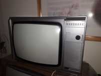 TV antiga a cores Philips