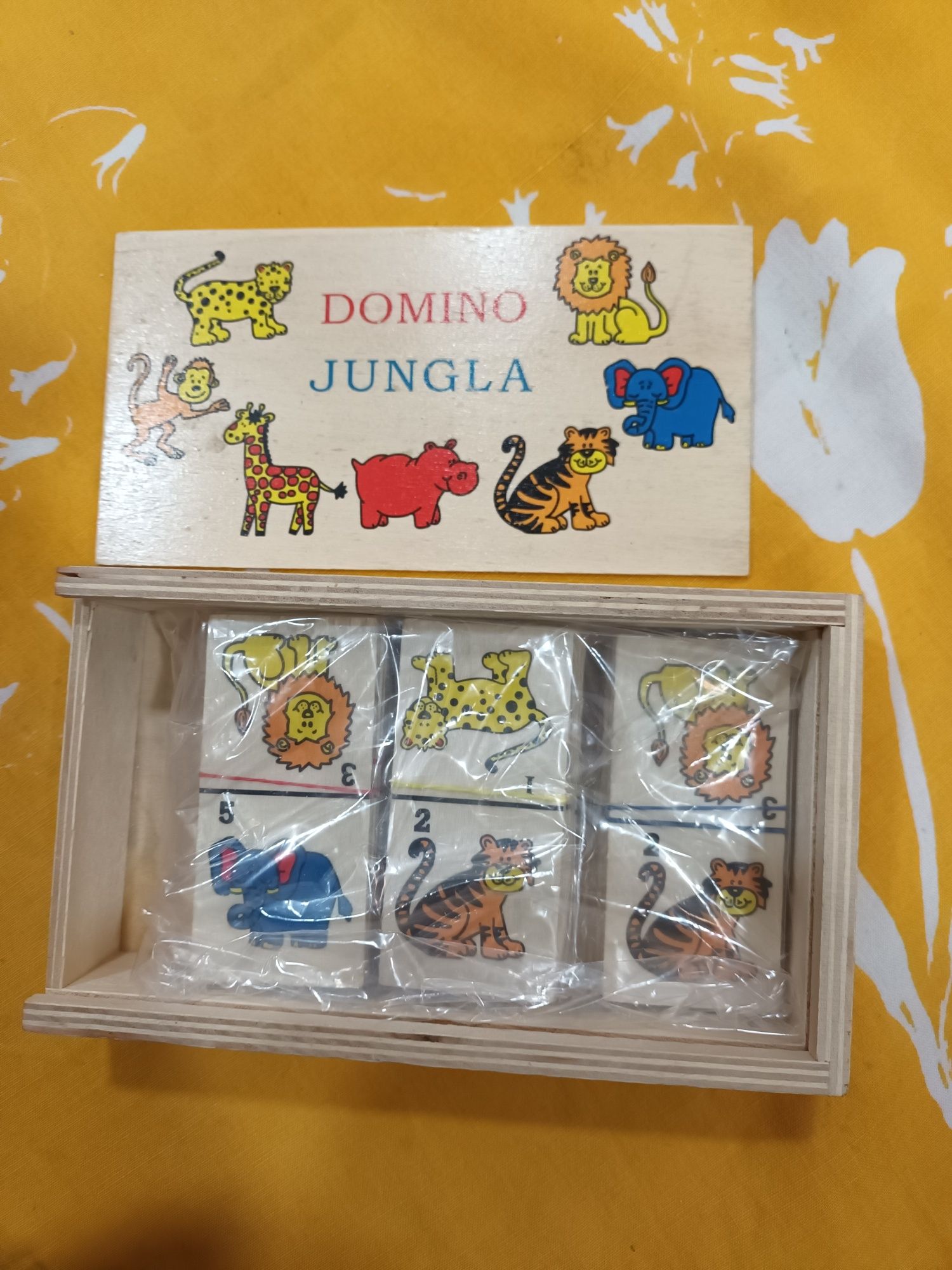 5€ caixa de dominó  e madeira jungla