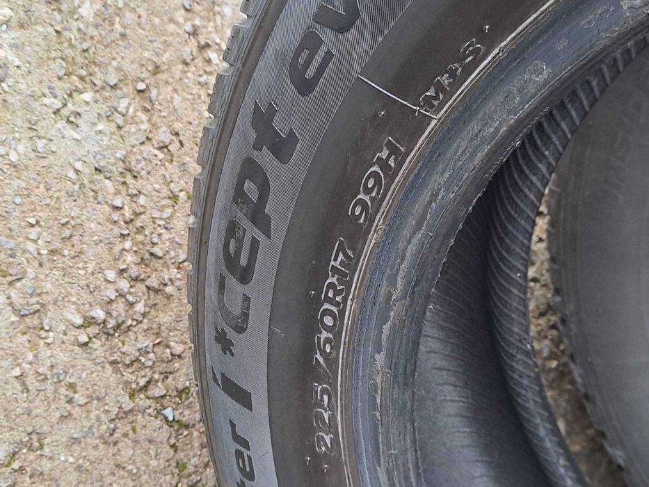 Komplet opon zimowych SUV Hankook 225/60 R17