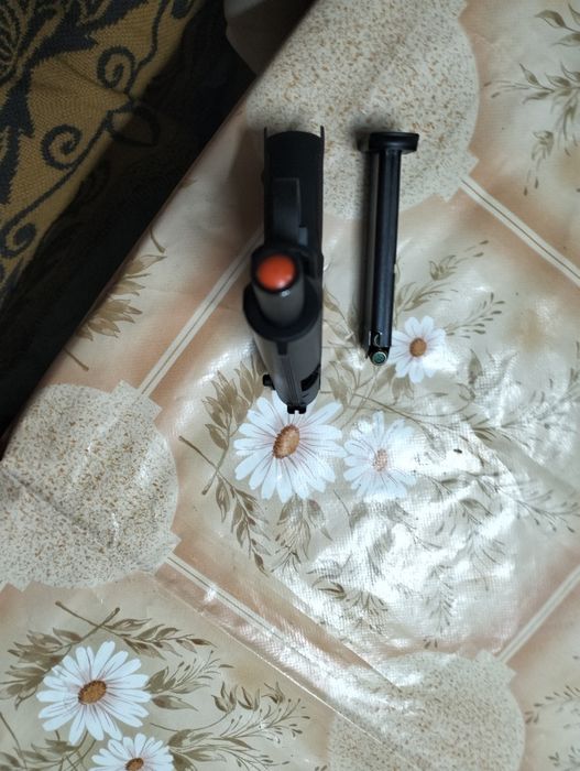 Іграшковий пістолет без торгу