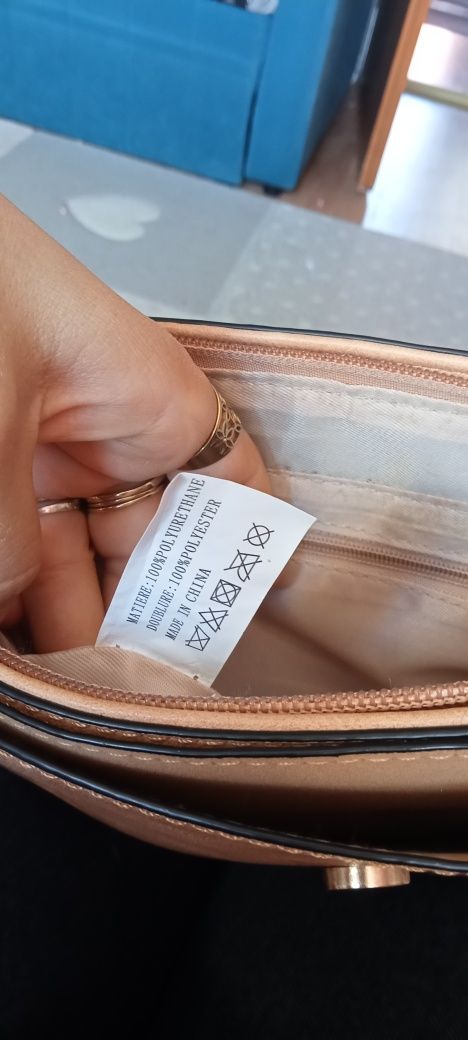Damska torebka z tworzywa sztucznego