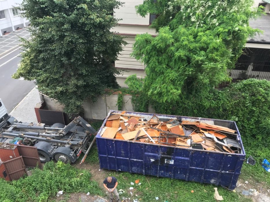 Kontener na gruz odpady ziemię wywóz odpadów POZNAŃ