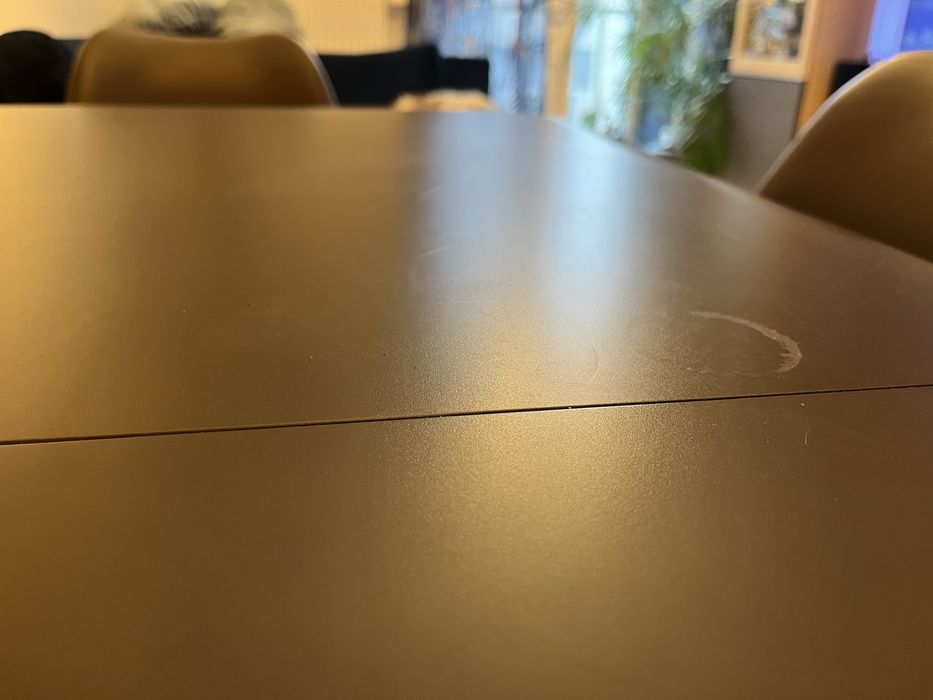 Szary stół i krzesła do salonu Agata Meble