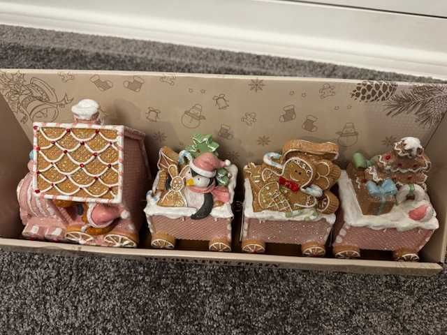 Dekoracyjny pociąg świąteczny, piernikowy, ceramiczny 41cm Nowy