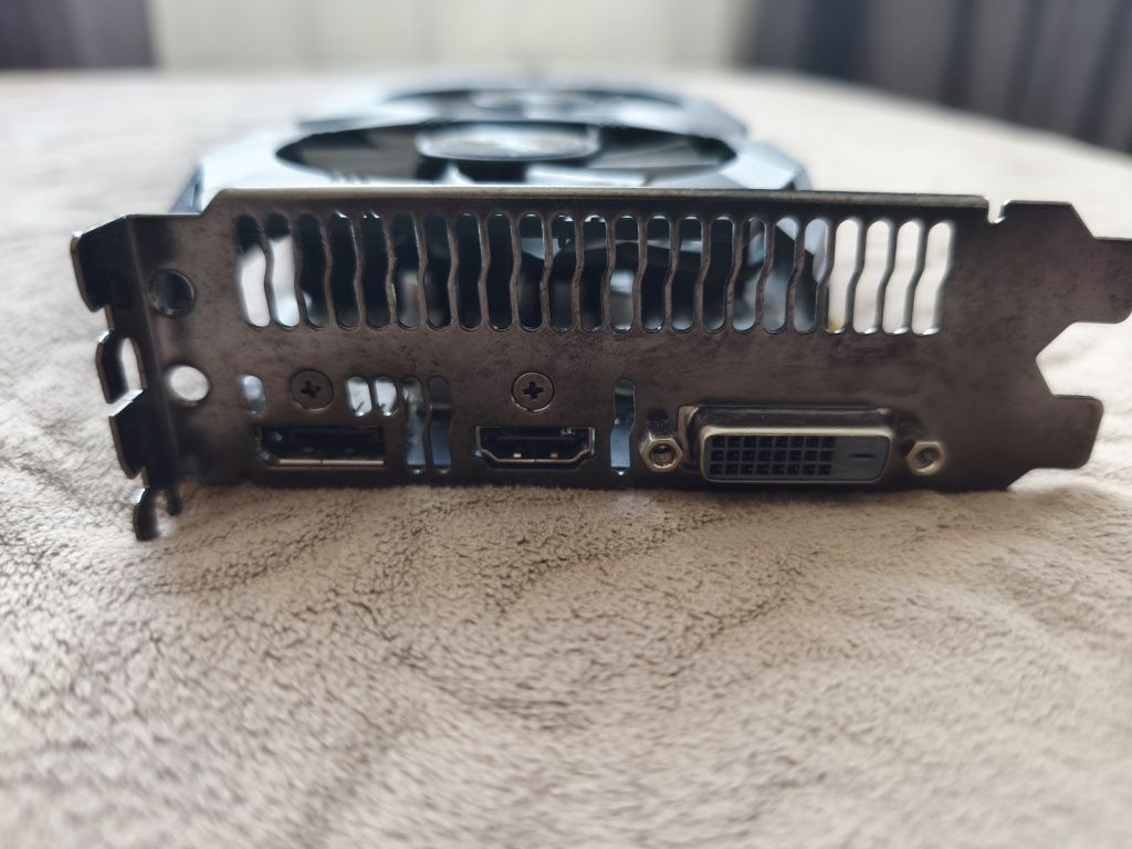 Видеокарта ASUS GeForce GTX 1050 2GB (DUAL-GTX1050-2G)

Продаю видеока