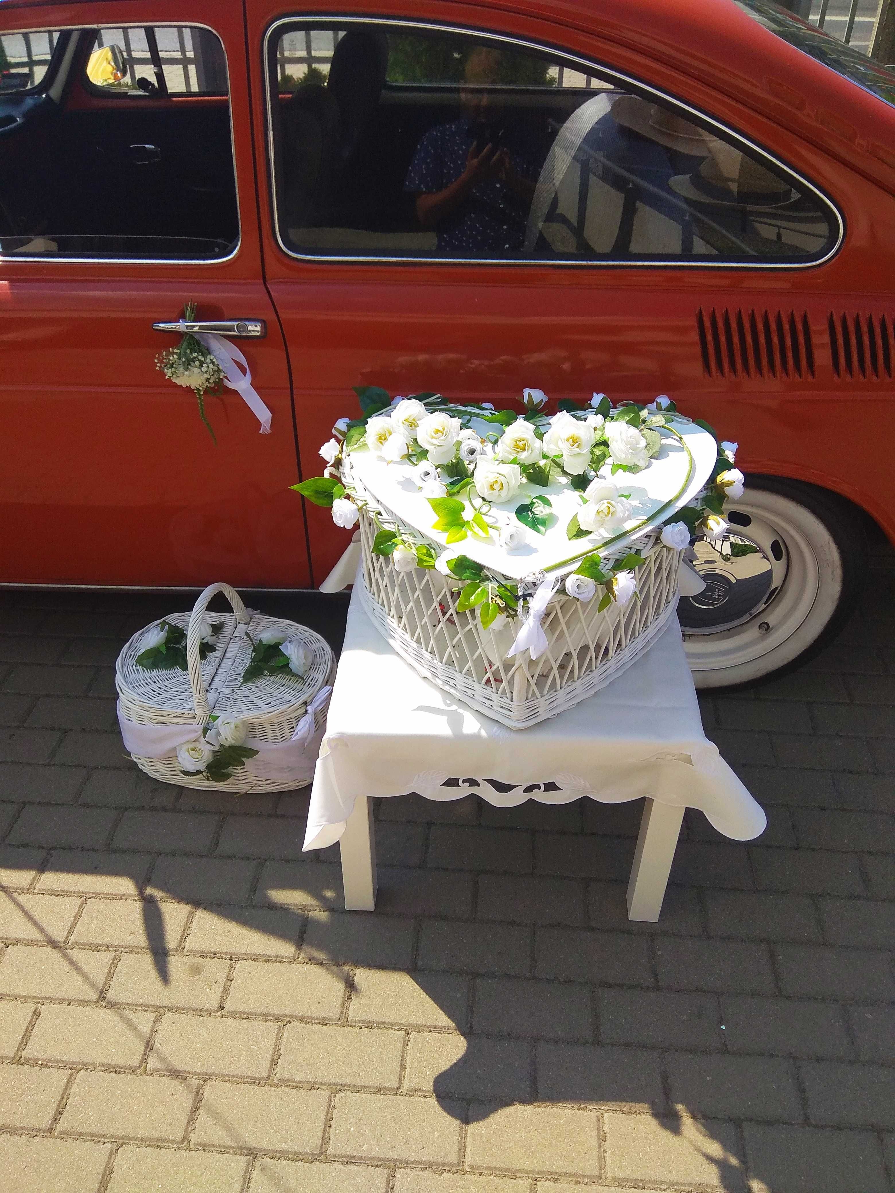 Białe gołębie na ślub
