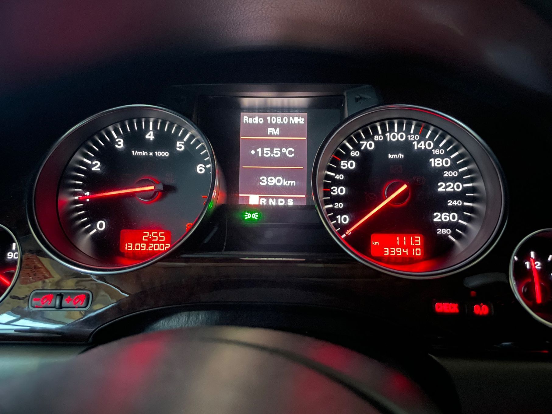 Audi A8 Wyróżnij się w Audi A8 4,2 LPG, Bose