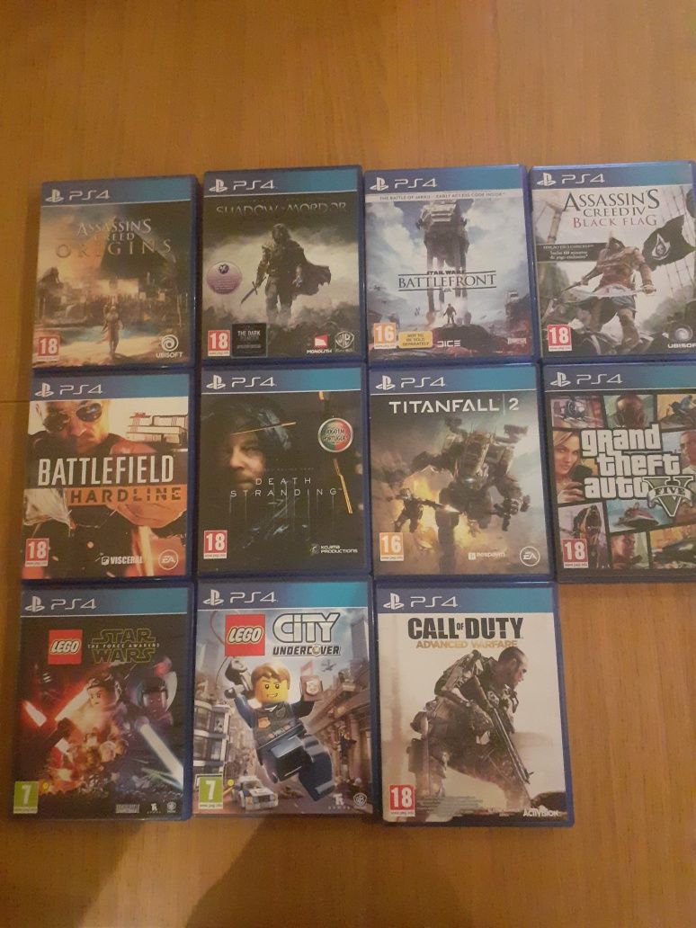 Vários  jogos ps4 6 no total 40€ os jogos todos
