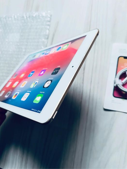 З гарантією Ipad 5 32gb gold neverlock 80% акумулятор