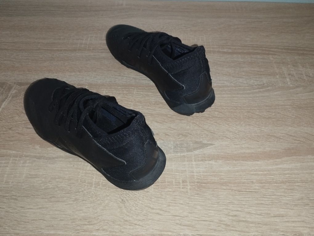 Buty piłkarskie Adidas Predator junior r. 31,5
