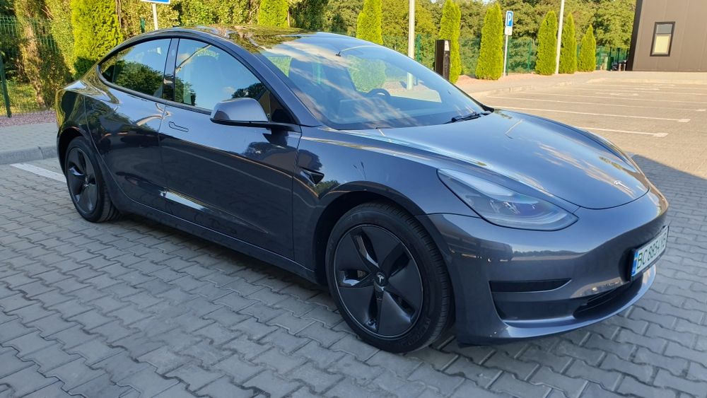 Продам Tesla Model 3