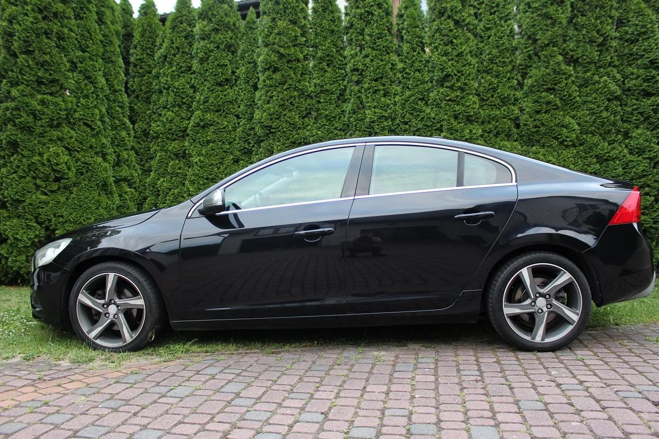Volvo S60 R Design 1.6 Turbo benzyna T4 moc 180 KM