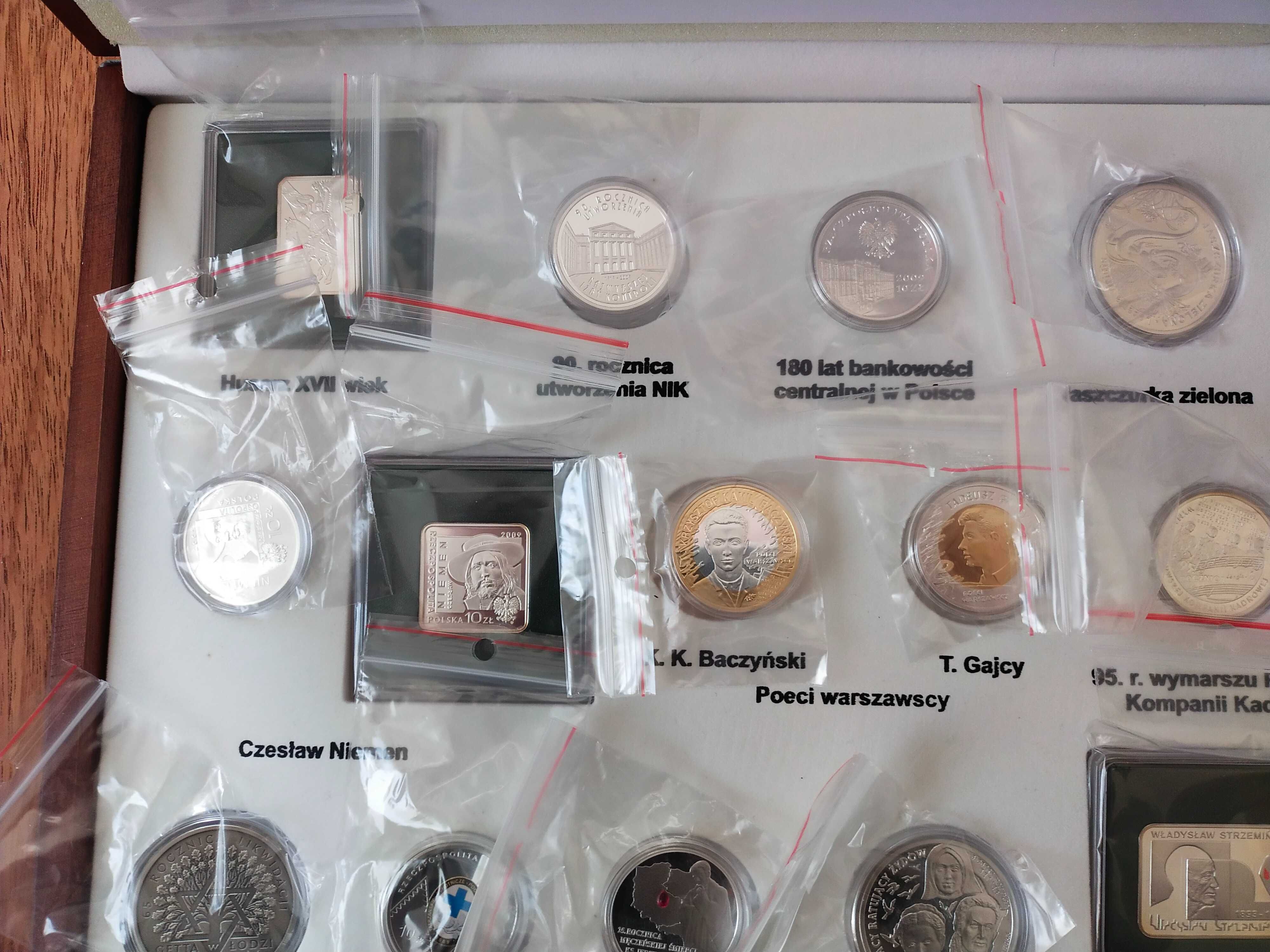 Zestaw srebrnych monet kolekcjonerskich emisja 2009 - drewniane etui