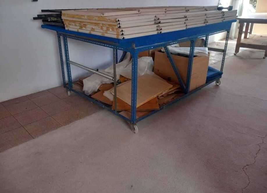 Mesa de trabalho para embalamento