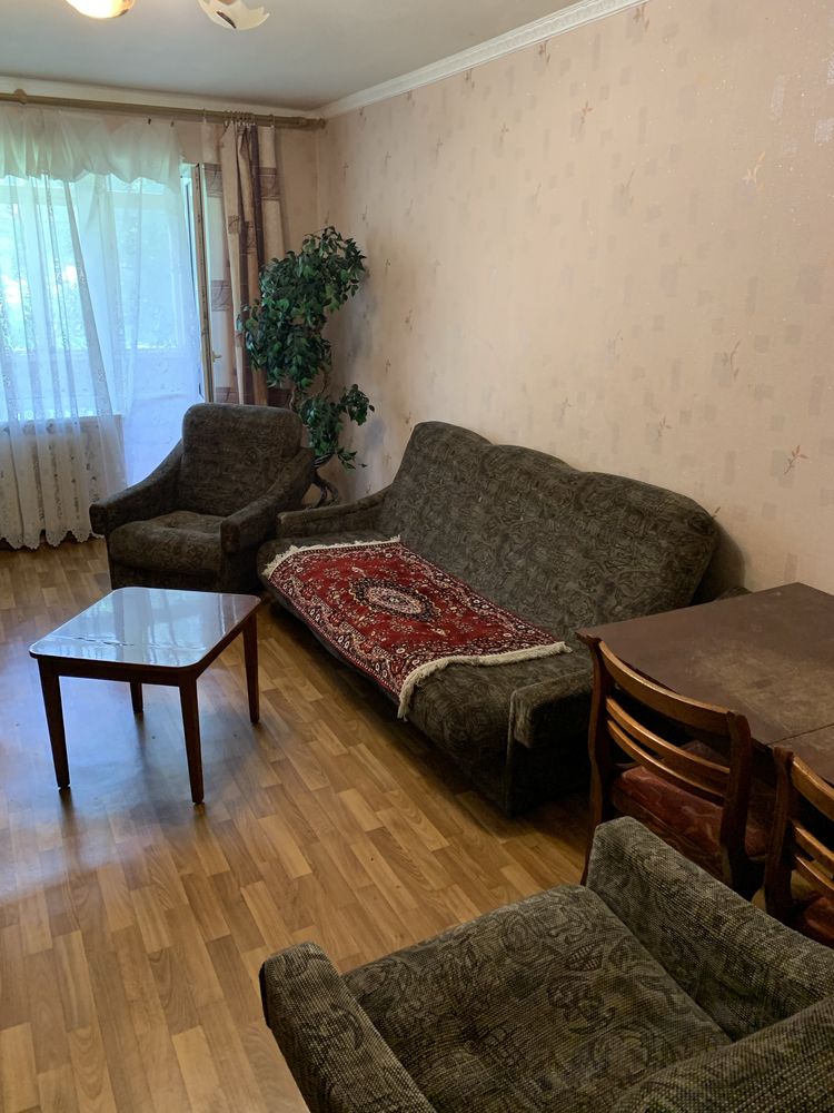 Продам трехкомнатную квартиру