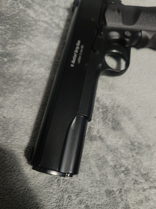 Airsoft Colt 1911 black greengas