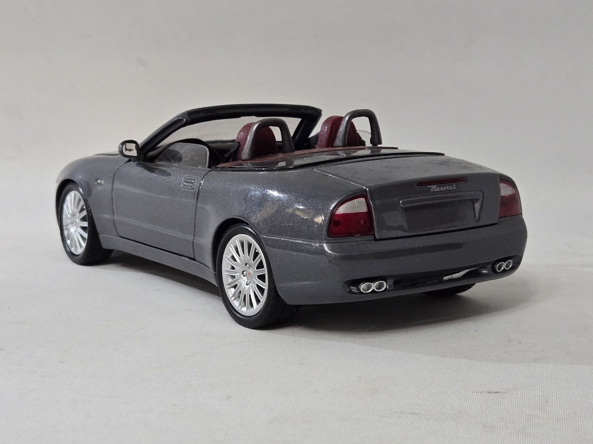 Miniatura Maserati Spider 1/18