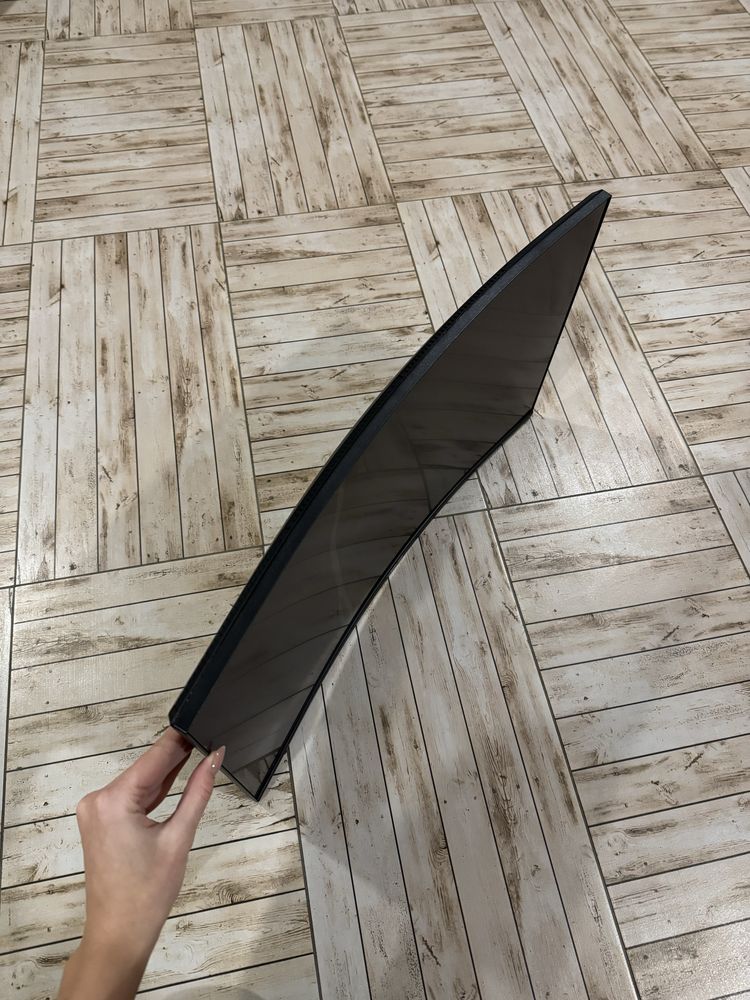 Ігровий монітор Asus (тріщина на екрані)