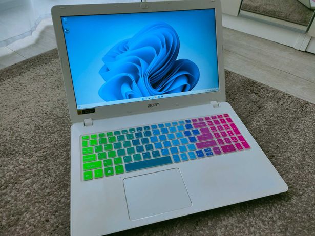 Laptop Acer F15-573G-51NX (15,6', i5, 2GB 940MX, 8GB RAM)