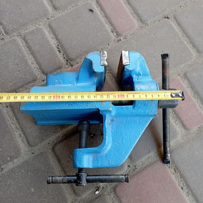 Тиски слесарные 80 мм. Тиски слесарные СССР