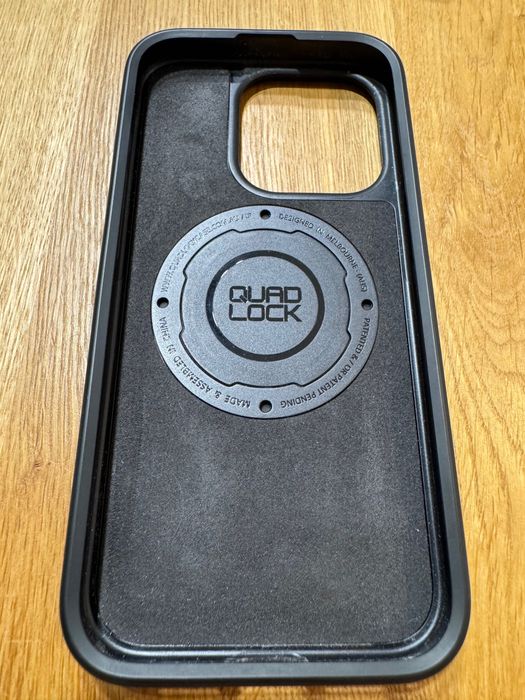 Etui Quad Lock MAG do iPhone 15 PRO czarne