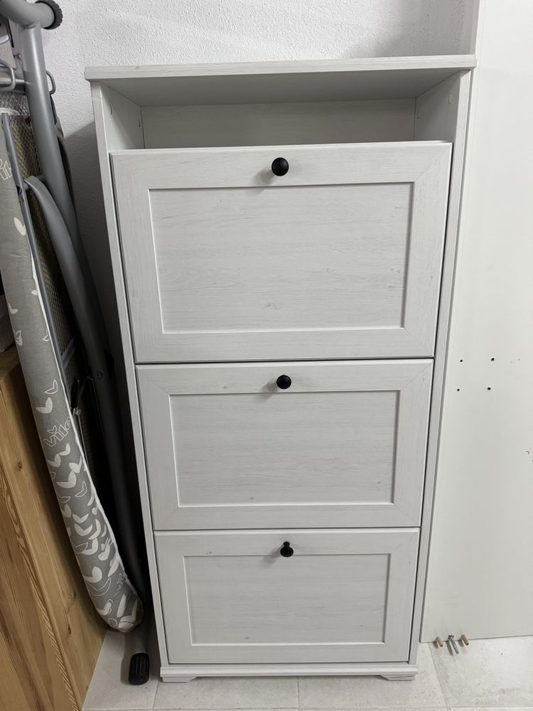 Sapateira IKEA Brusali