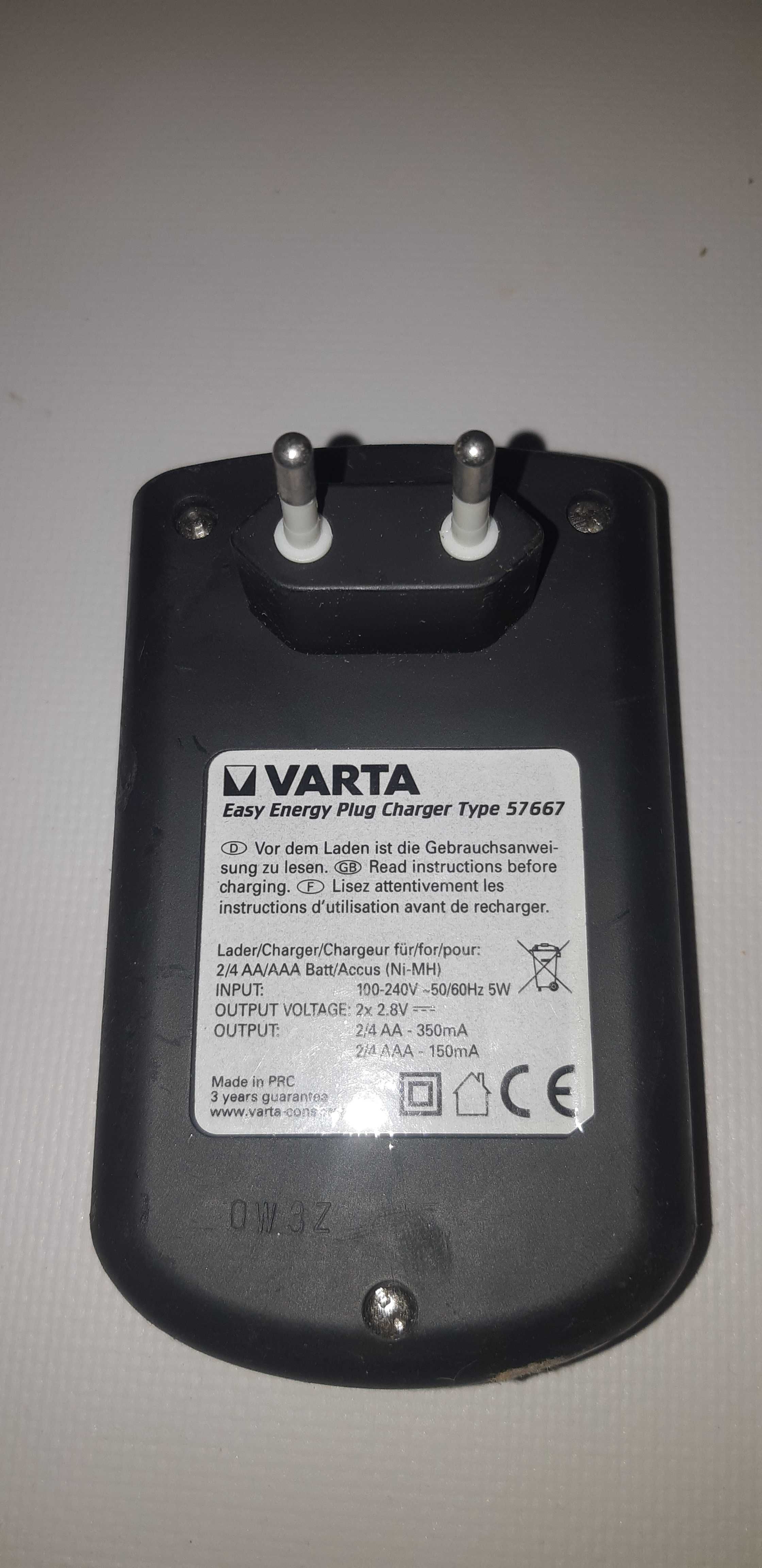 Зарядное Устройство на 4 Аккумулятора AA/R6 AAA/R3