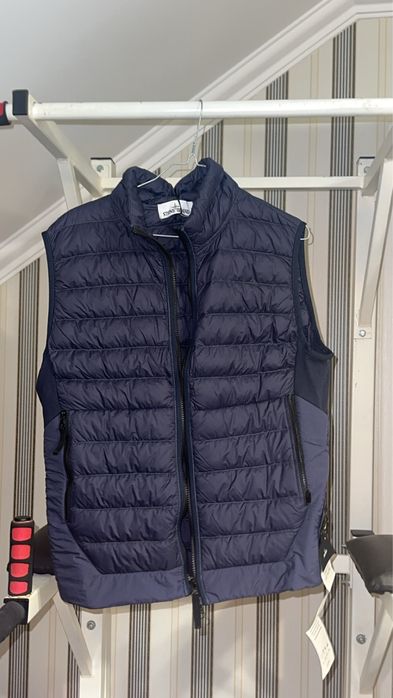 Жилетка,жилет stone island