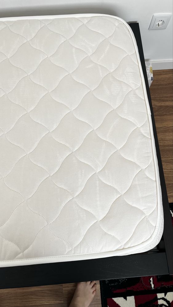 Cama com colchao