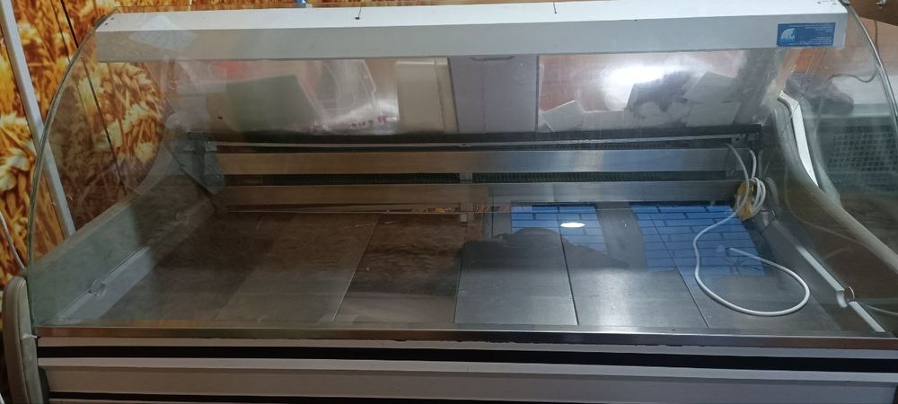 Холодильна  вітрина, холодильник