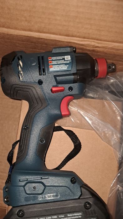 Продам акумуляторний набір шуруповертів Bosch 239