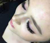 Rzęsy przedłużanie lifting hybrydowy manicure henna pudrowa Łódź