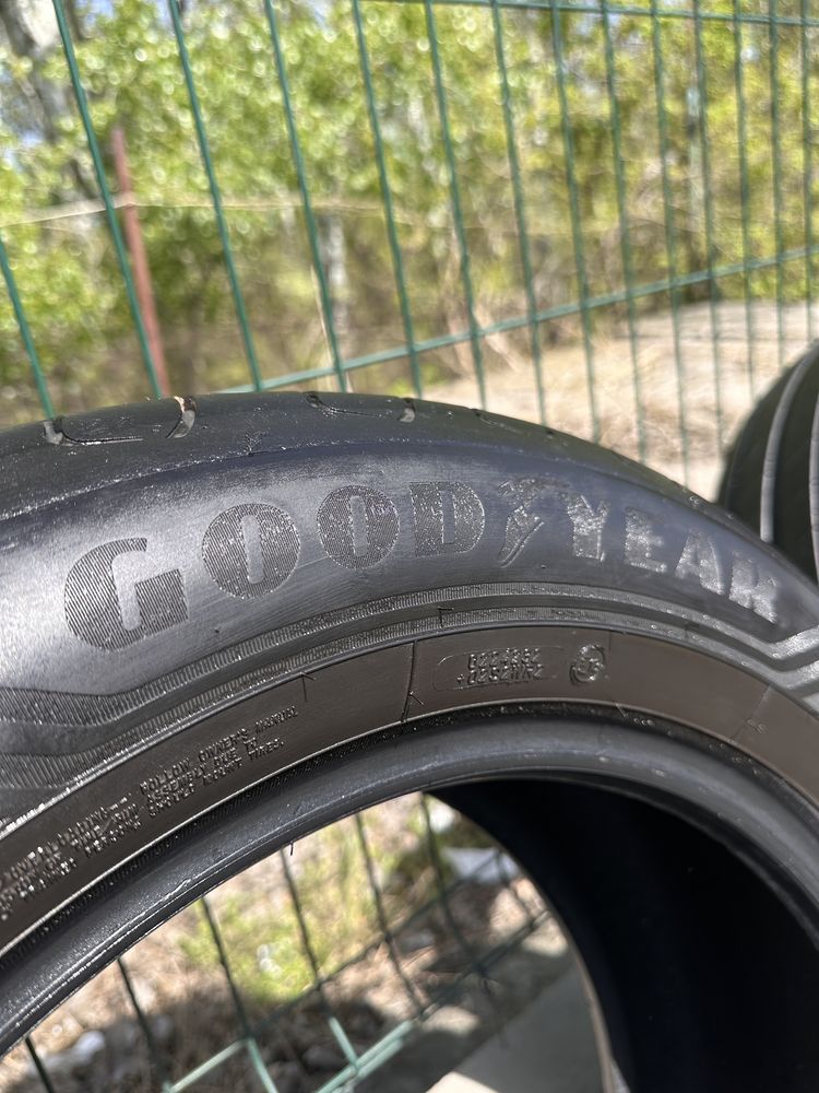 Шины Резина Goodyear EfficientGrip 2 SUV 255/55 R18 109V XL