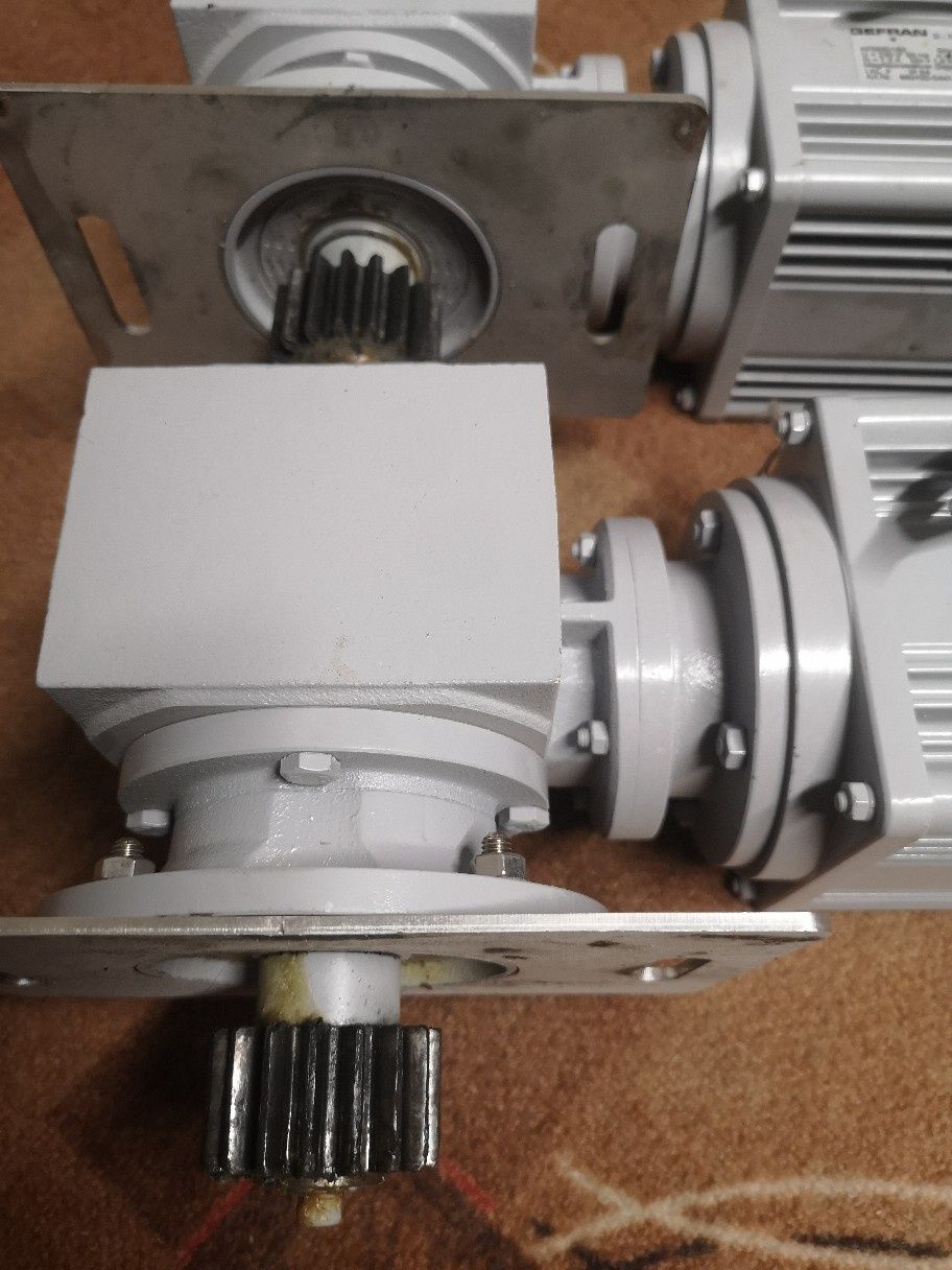 Servomotor GEFRAN D-74376 KFM05180  2 sztuki