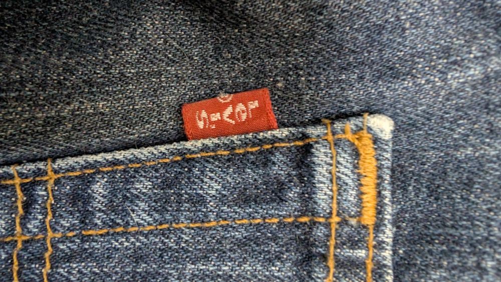 Зимова куртка,Шорти LEVIS original