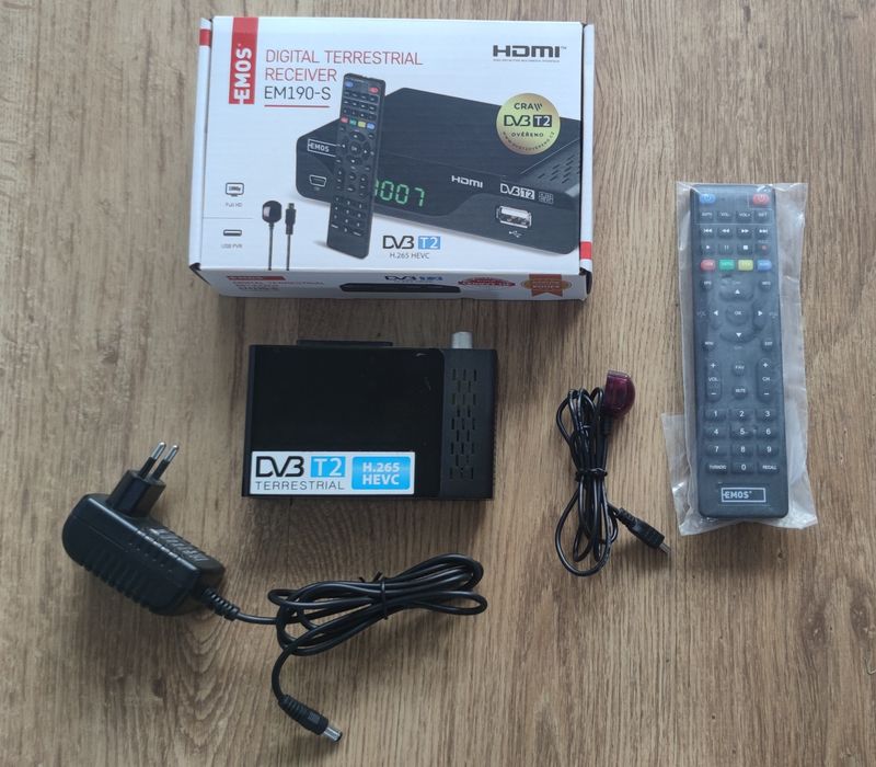 ### Dekoder DVB-T2 EMOS EM190-S ###