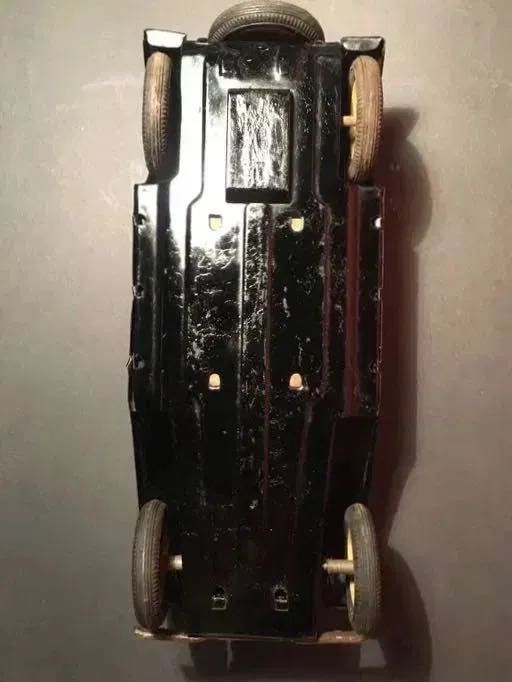 AUTOMÓVEL ANOS 20 - brinquedo com + de 60 anos - 26,5x10x10 cm/s