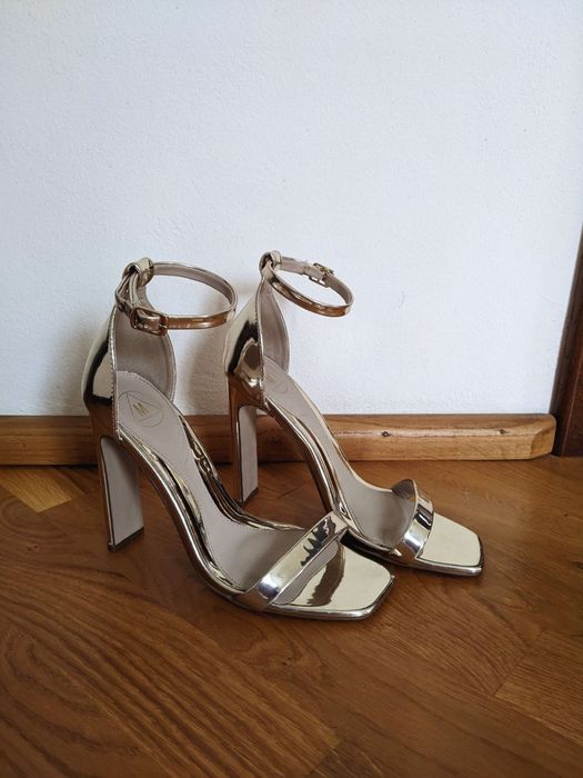 Босоніжки босоножки Zara