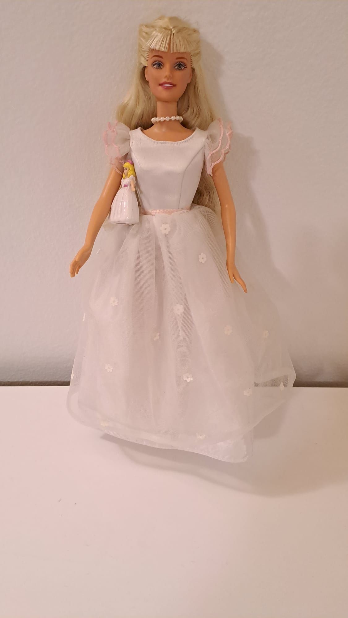 Quinceanera Barbie Doll 2000 / 15th Birthday