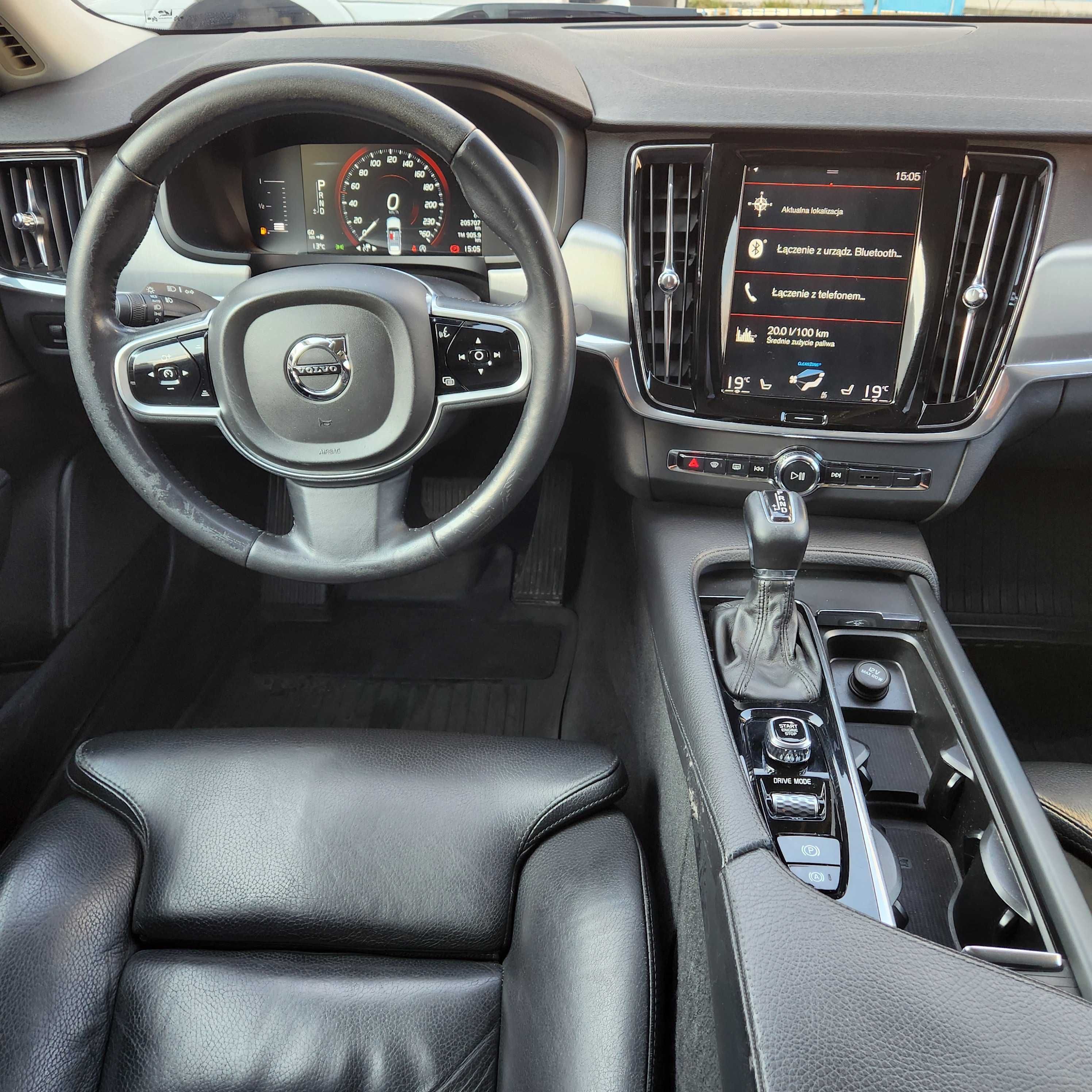 Wynajem wypozyczalnia samochodow aut premium Volvo S90